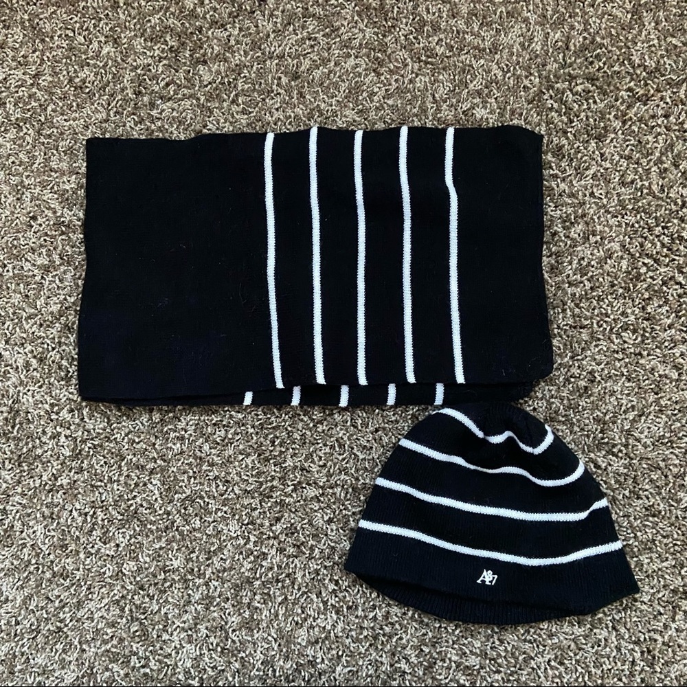 Aeropostale Winter Hat + Scarf Set
